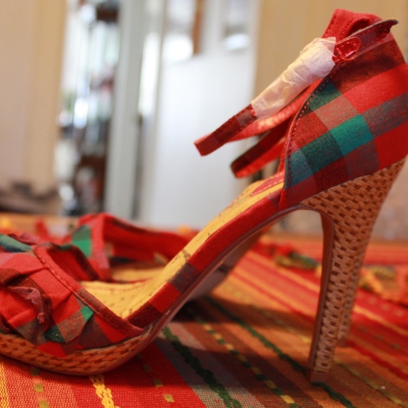 Anne Michelle Heels - Picture 2 of 5